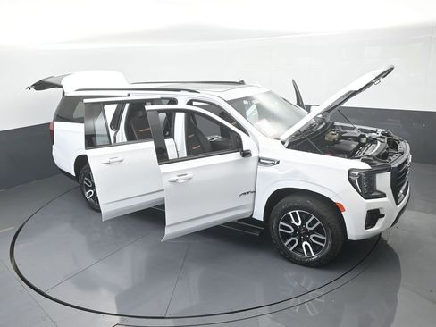 Used 2023 GMC Yukon XL AT4 AWD/4WD image 72