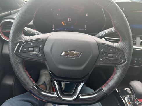 Used 2024 Chevrolet Trax RS w/ Driver Confidence Package image 13