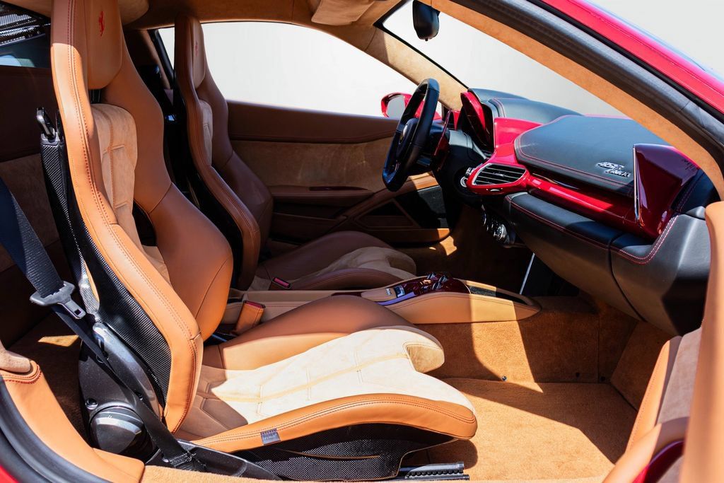 Used 2013 Ferrari 458 Italia Coupe RWD image 56