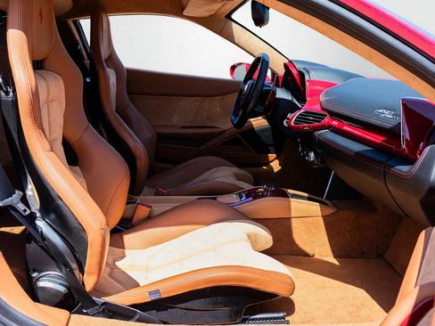 Used 2013 Ferrari 458 Italia Coupe RWD image 56