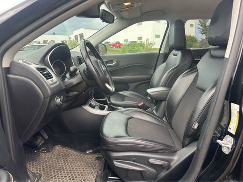 Used 2019 Jeep Compass Latitude w/ Cold Weather Group image 9