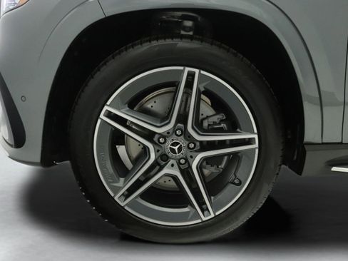 New 2026 Mercedes-Benz GLS 450 4MATIC image 11