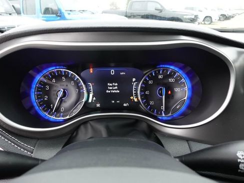 New 2026 Chrysler Pacifica Select image 15