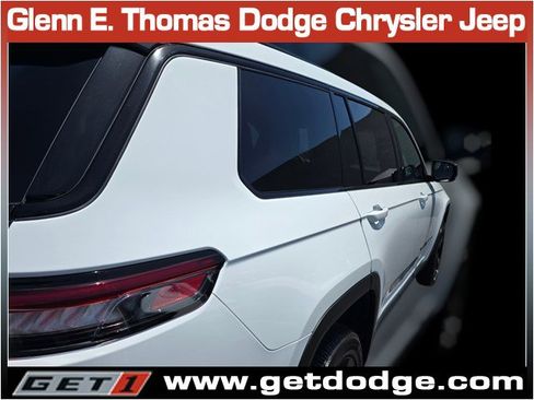 Used 2023 Jeep Grand Cherokee L Laredo RWD image 6
