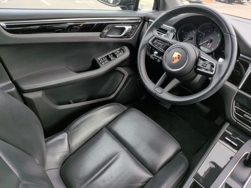 Used 2024 Porsche Macan image 33
