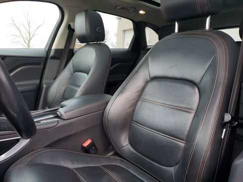 Used 2020 Jaguar F-PACE Prestige image 31