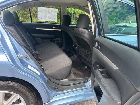 Used 2011 Subaru Legacy 2.5i Premium w/ All-Weather Pkg AWD/4WD image 19