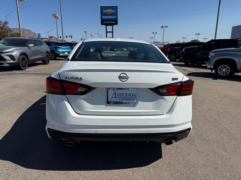 Used 2024 Nissan Altima 2.5 SR FWD image 7