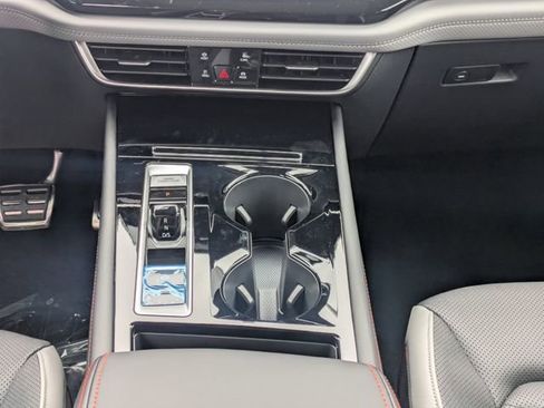 New 2026 Volkswagen Atlas Peak Edition AWD/4WD image 22