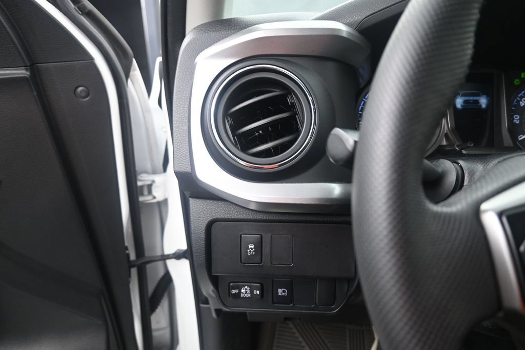 Used 2023 Toyota Tacoma SR5 RWD image 18