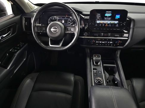 Used 2024 Nissan Pathfinder SL w/ SL Premium Package AWD/4WD image 18