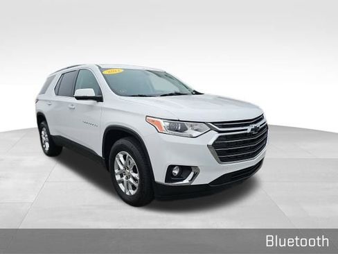 Used 2021 Chevrolet Traverse LT image 3