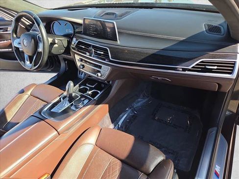 Used 2016 BMW 750i xDrive AWD/4WD image 24
