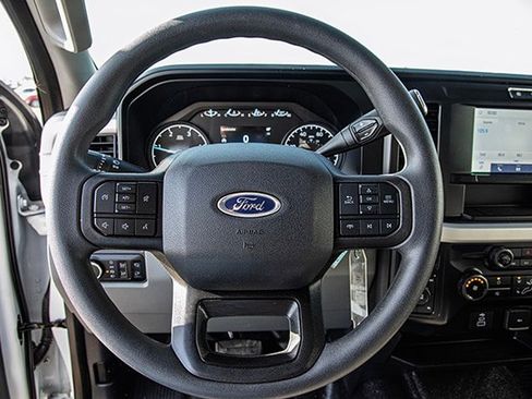 Used 2025 Ford F250 XLT w/ FX4 Off-Road Package image 8