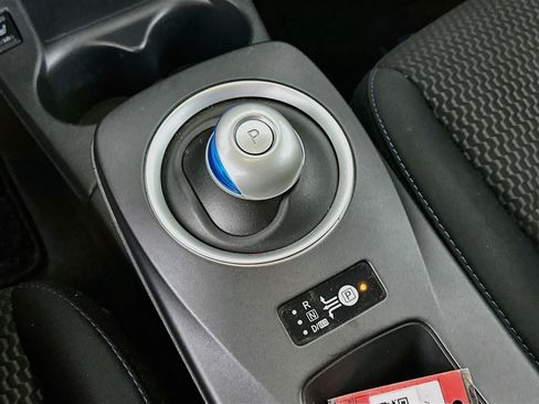 Used 2014 Nissan Leaf S w/ Charge Package FWD image 23