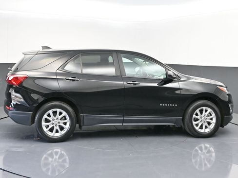 Used 2020 Chevrolet Equinox LS w/ LS Convenience Package image 8