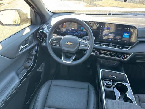 New 2026 Chevrolet Equinox LT w/ Convenience Package II FWD image 18