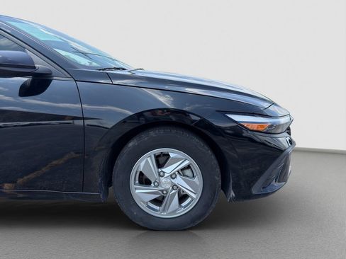 Used 2024 Hyundai Elantra SE FWD image 23
