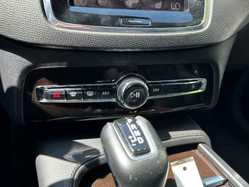 Used 2016 Volvo XC90 T6 Momentum w/ Momentum Plus Package image 24