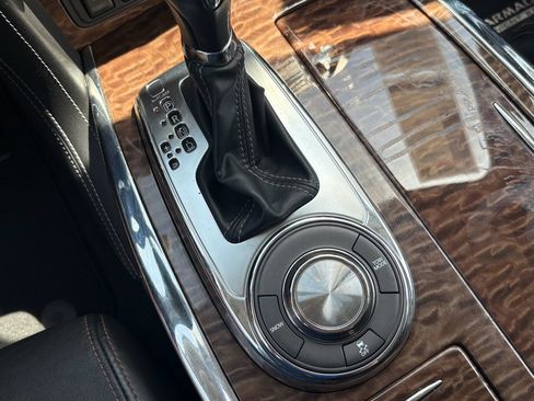 Used 2020 Nissan Armada SL image 25