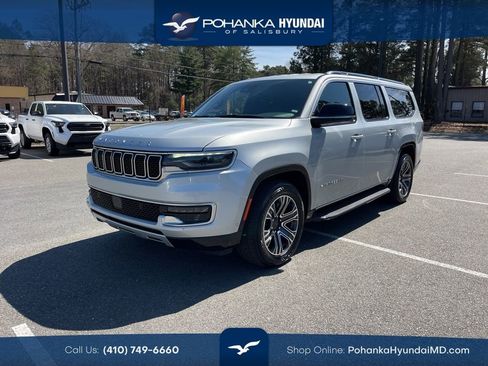 Used 2024 Jeep Wagoneer L Series II w/ Flexible Seating Group image 1