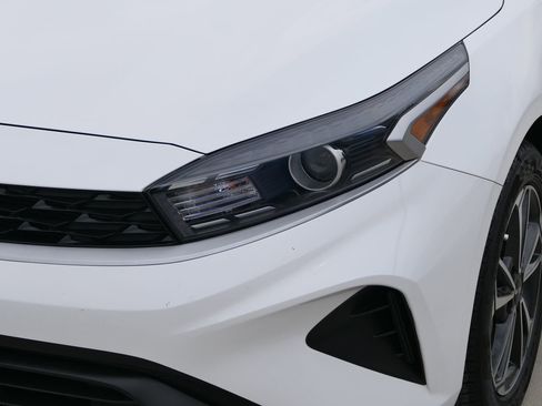 Used 2023 Kia Forte LXS image 8