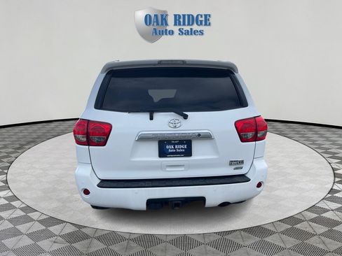 Used 2016 Toyota Sequoia Limited w/ Safety & Convenience Package image 6