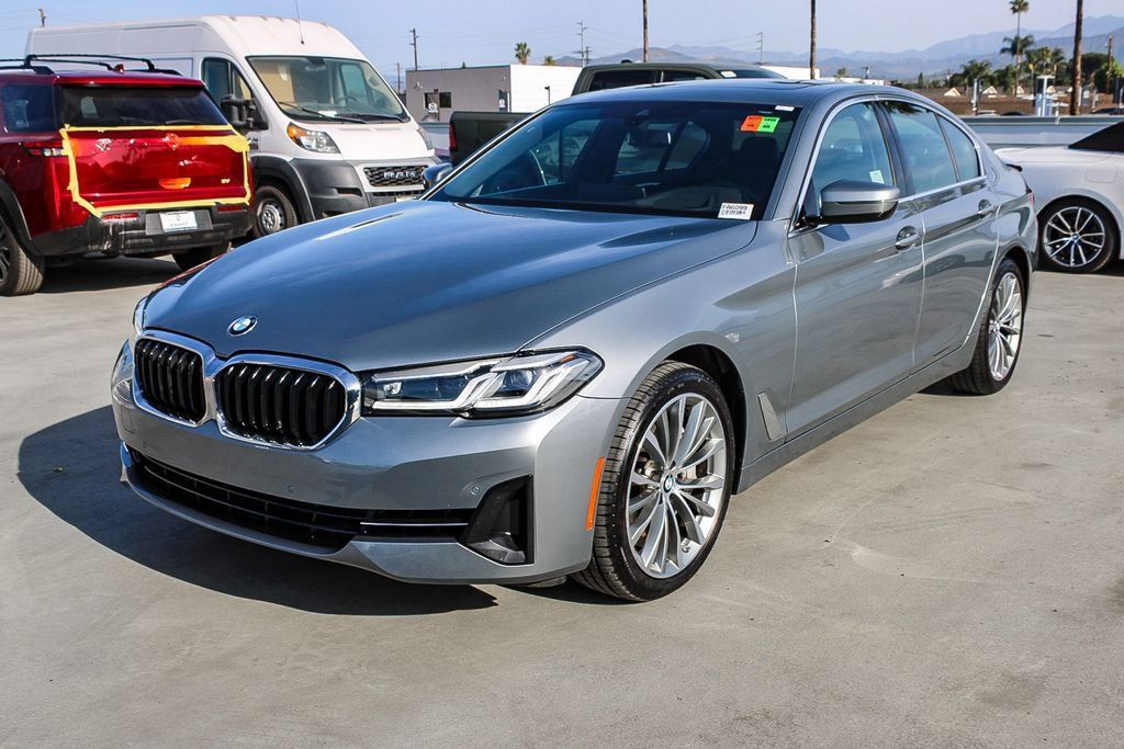 Used 2023 BMW 540i xDrive w/ Premium Package AWD/4WD image 4