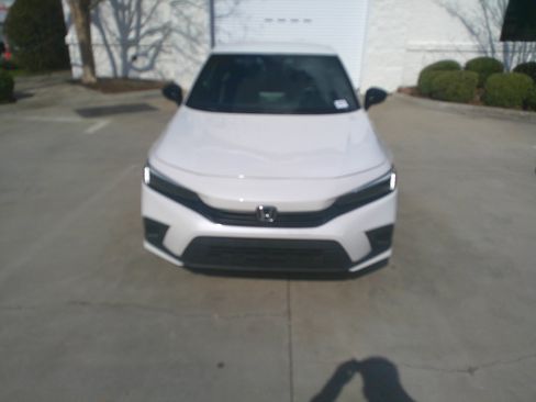 Used 2024 Honda Civic Sport image 3