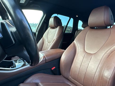 Used 2019 BMW X5 xDrive40i w/ M Sport Package image 21
