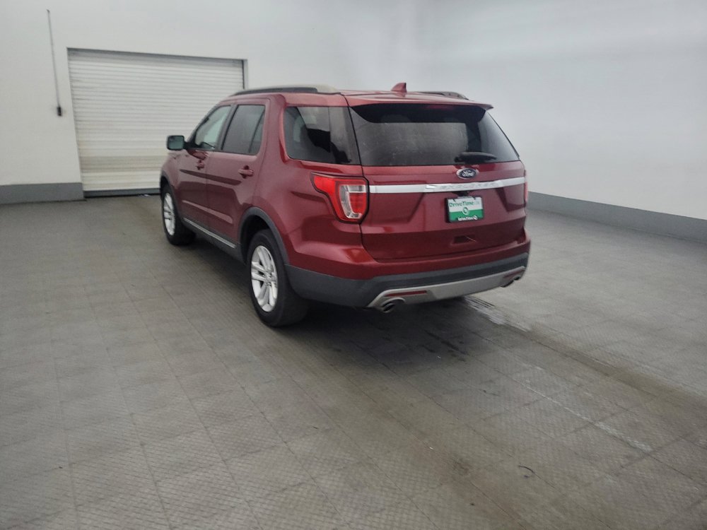 Used 2016 Ford Explorer XLT w/ Equipment Group 201A FWD image 5