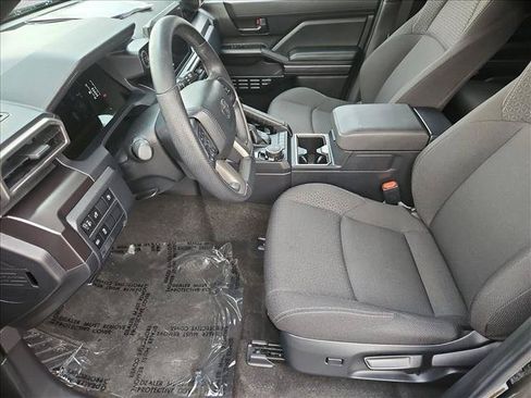 Used 2025 Toyota 4Runner SR5 AWD/4WD image 21