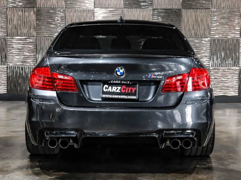 Used 2014 BMW M5 RWD image 9