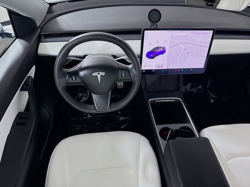 Used 2021 Tesla Model Y Performance image 17
