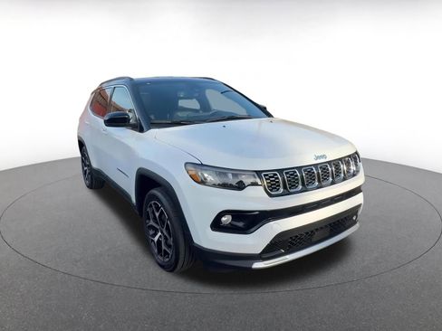 Used 2025 Jeep Compass Limited image 3