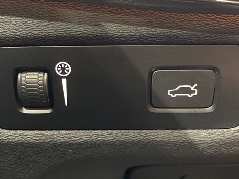 Used 2022 Volvo V90 B6 Cross Country image 22