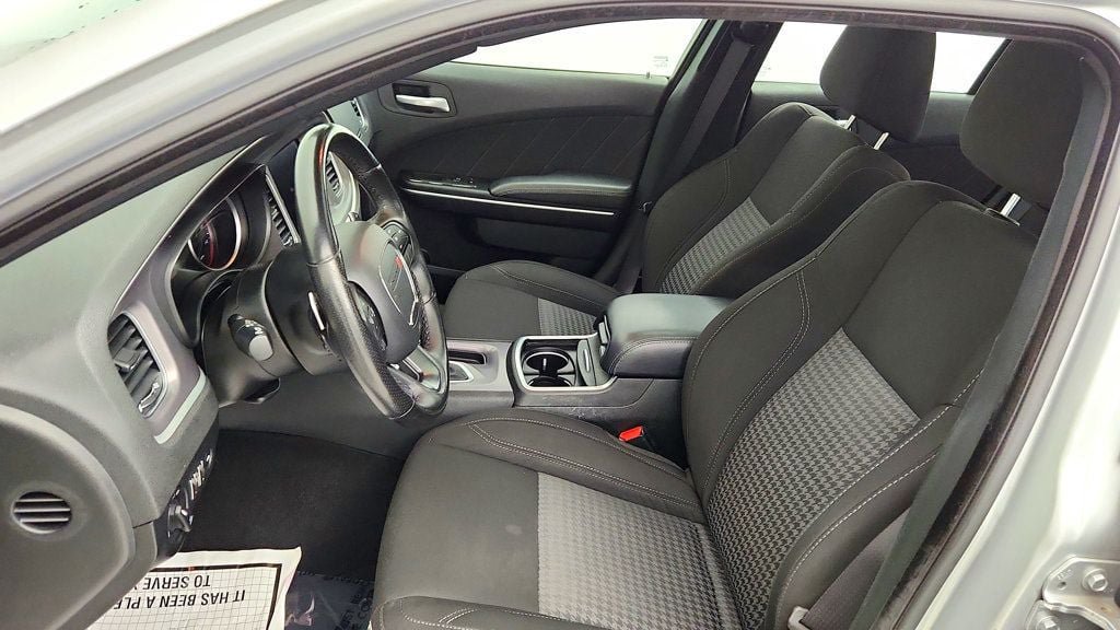 Used 2022 Dodge Charger SXT w/ Driver Convenience Group AWD/4WD image 21