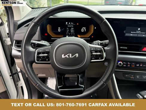 Used 2025 Kia Carnival FWD image 14