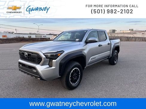 Used 2025 Toyota Tacoma TRD Off-Road image 1