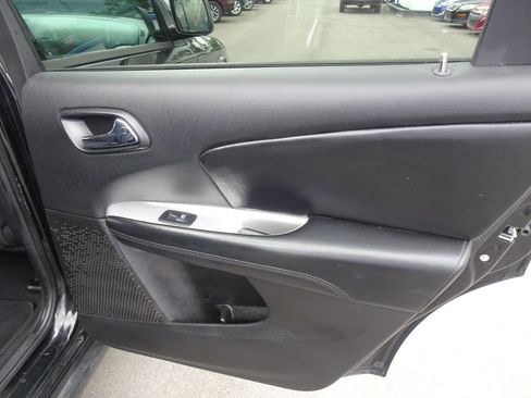 Used 2018 Dodge Journey SE image 15