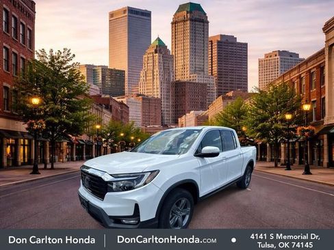 Used 2023 Honda Ridgeline RTL-E image 3