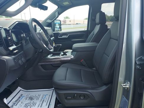 New 2026 Chevrolet Silverado 3500 LTZ w/ LTZ Premium Package AWD/4WD image 13