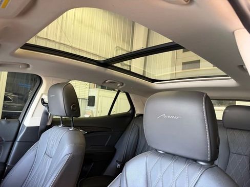 Used 2023 Buick Envision Avenir AWD/4WD image 32
