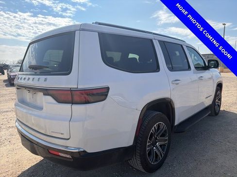 Used 2024 Jeep Wagoneer Series II w/ Flexible Seating Group image 7