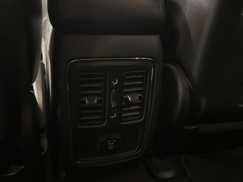 Used 2012 Jeep Grand Cherokee Laredo image 14