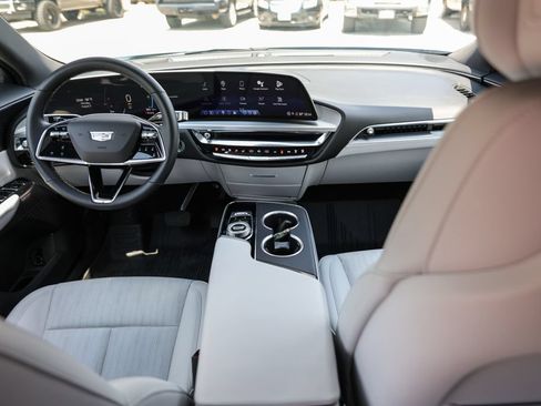 Certified 2024 Cadillac Lyriq Sport w/ LPO, Floor Liner Package AWD/4WD image 22