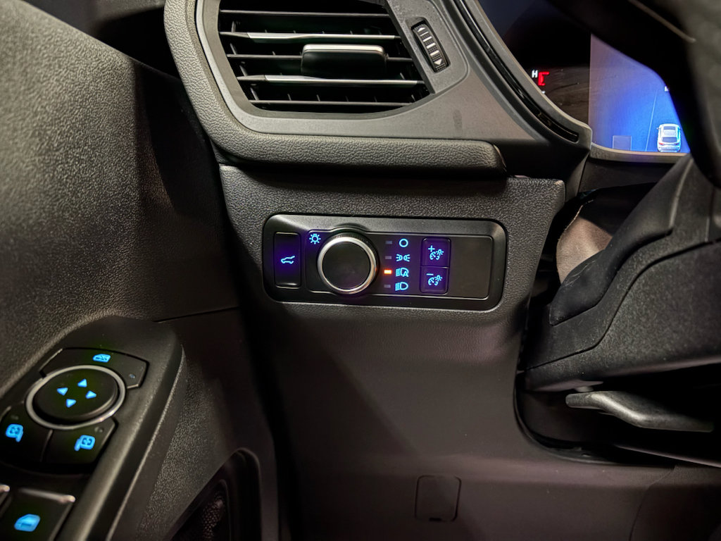 Used 2023 Ford Escape ST-Line w/ Tech Pack #1 AWD/4WD image 19
