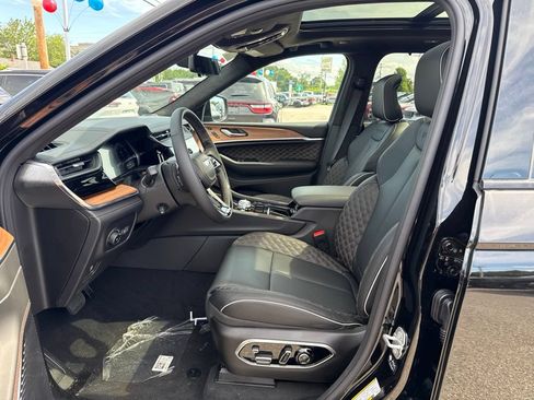 New 2026 Jeep Grand Cherokee Summit AWD/4WD image 17