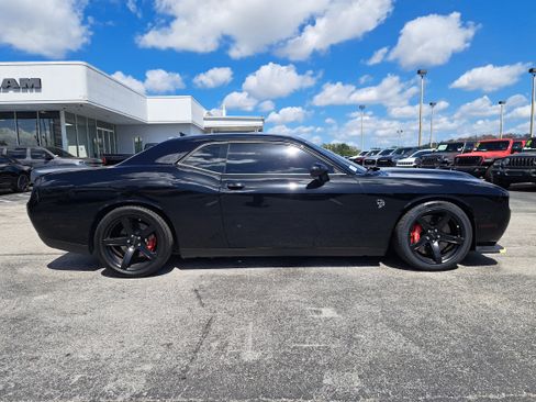 Used 2021 Dodge Challenger SRT Hellcat w/ Plus Package image 8