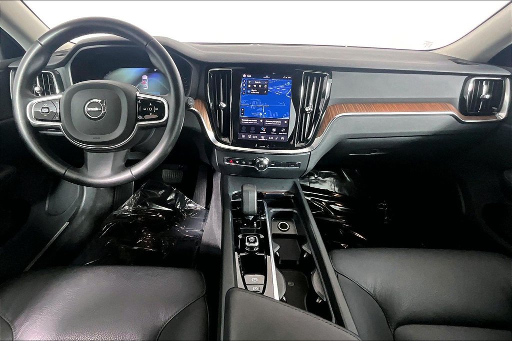 Used 2025 Volvo V60 B5 Cross Country Plus AWD/4WD image 15
